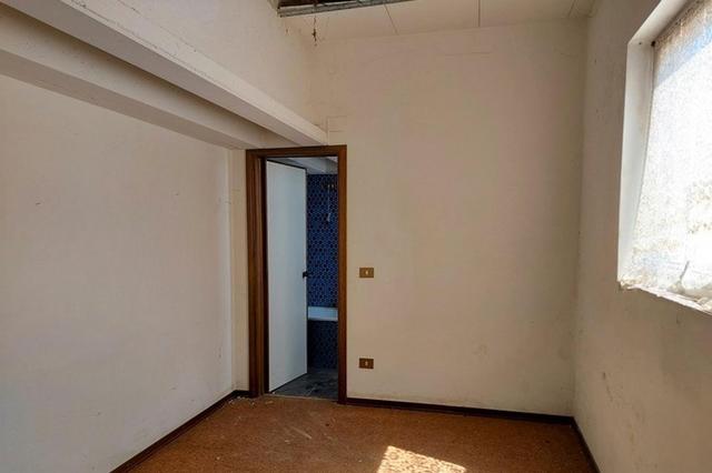 #14759 Laboratorio con zona showroom e uffici in vendita - foto 8