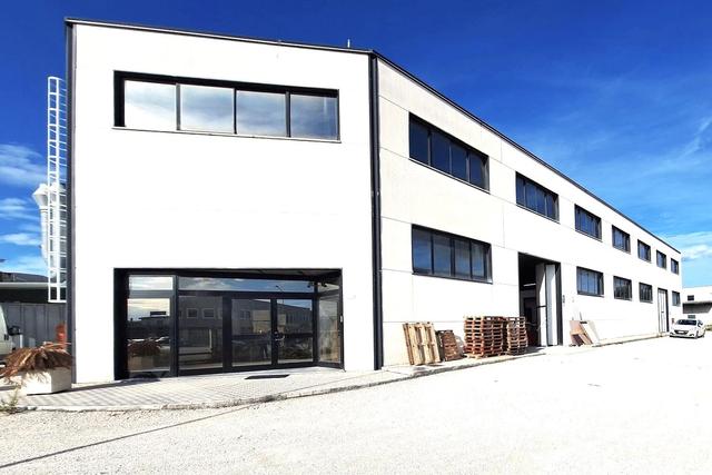 #24639 Capannone produttivo e cortile da frazionare in vendita - foto 1