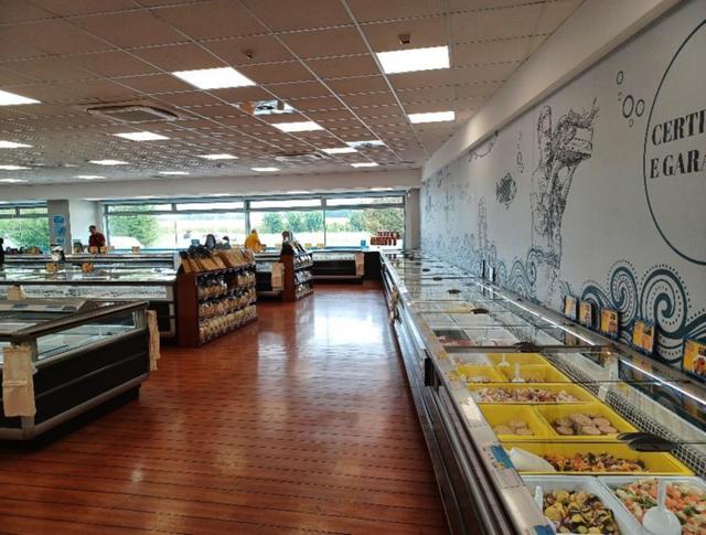 #2537911 Negozi in complesso commerciale in vendita - foto 4