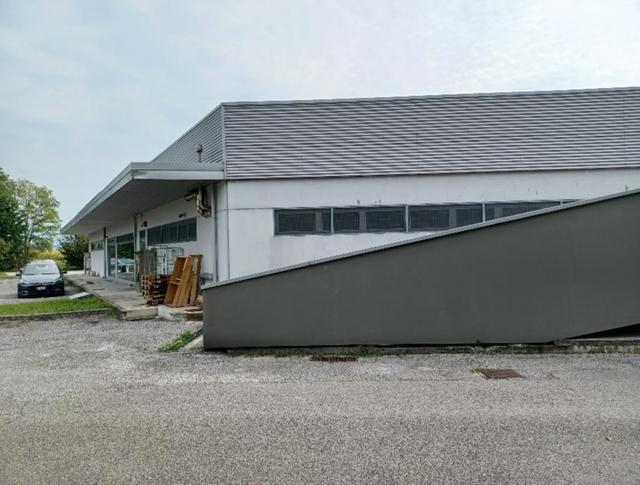 #2537911 Negozi in complesso commerciale in vendita - foto 8