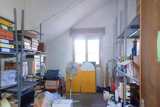 #21456 Complesso commerciale con cortile e pertinenze in vendita - foto 11