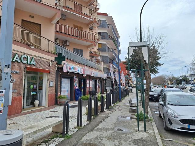 Negozi in vendita