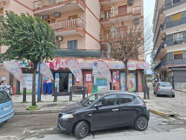 Negozi in vendita