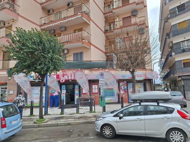 Negozi in vendita