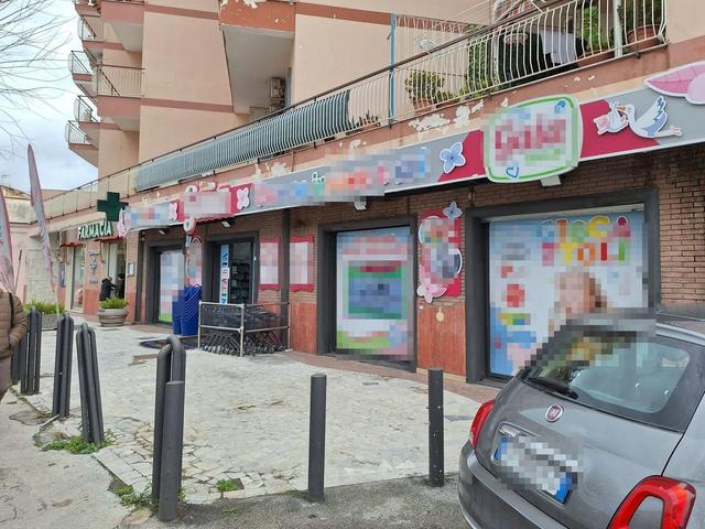 Negozi in vendita