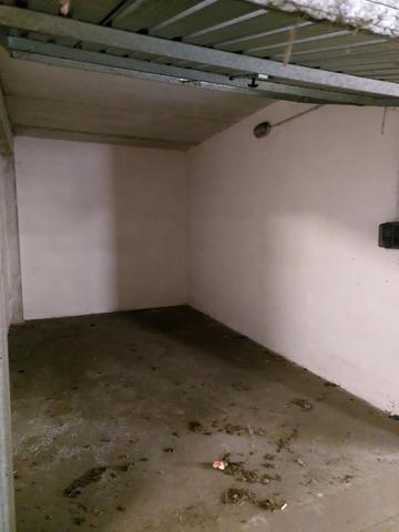 Garage in vendita