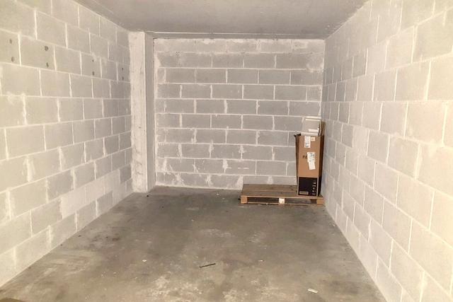 Garage in vendita