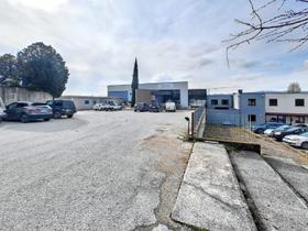 Magazzini in vendita