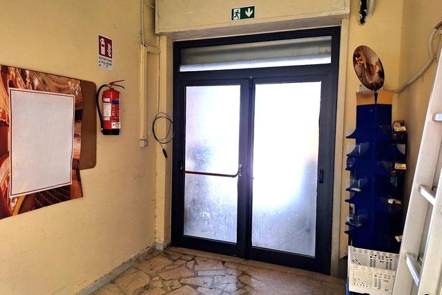 #24098 Edificio commerciale con parcheggio privato in vendita - foto 15