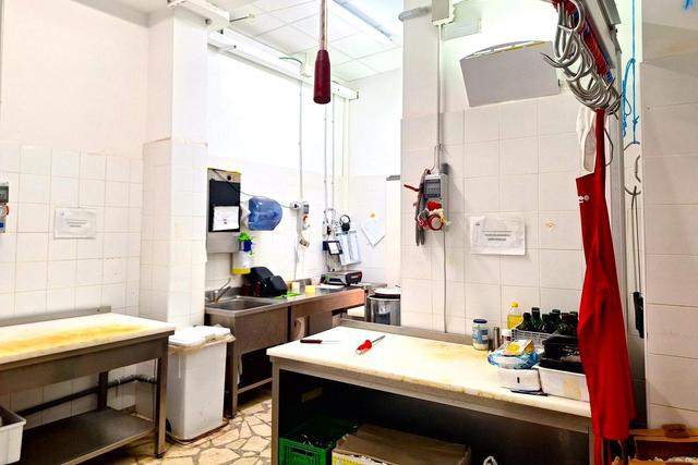 #24098 Edificio commerciale con parcheggio privato in vendita - foto 13