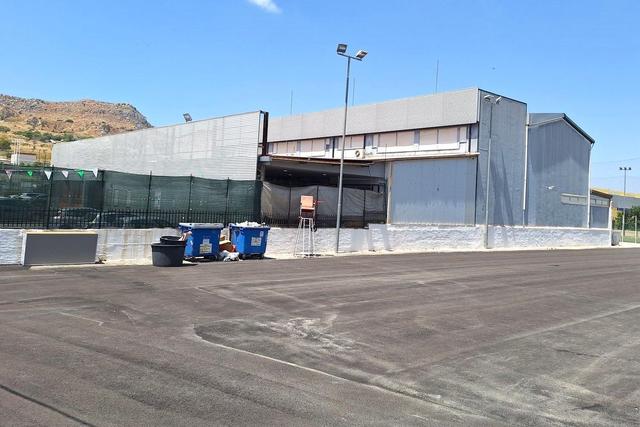 #24098 Edificio commerciale con parcheggio privato in vendita - foto 2