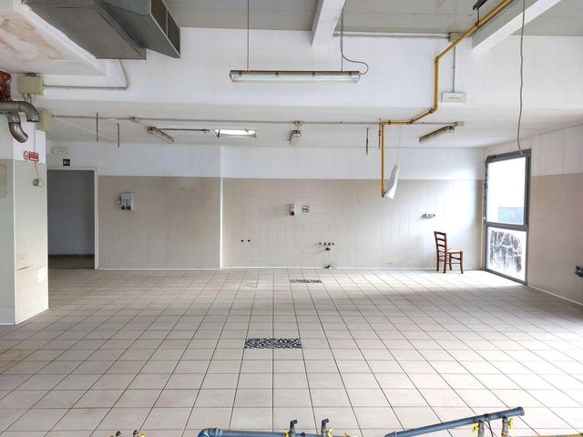 Magazzini in vendita