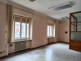 Uffici entro 500 mq in vendita