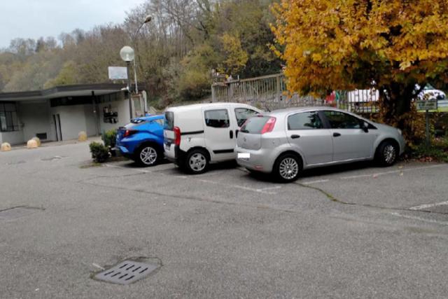 #2536081 Ufficio al primo piano con area parcheggi in vendita - foto 3