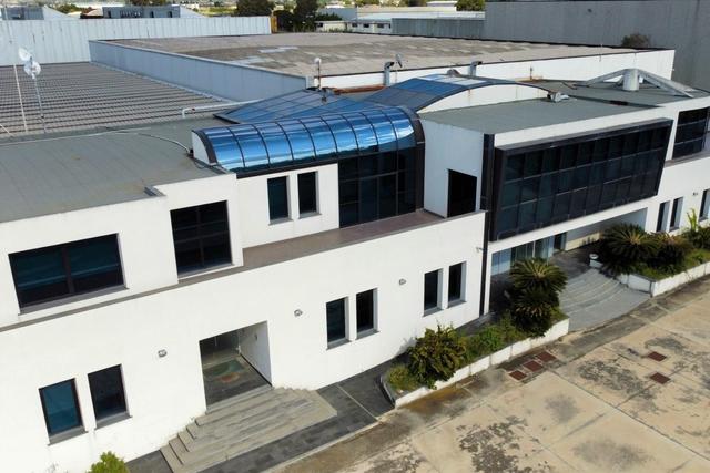 #20780 Fabbricato direzionale con cortile privato in vendita - foto 1