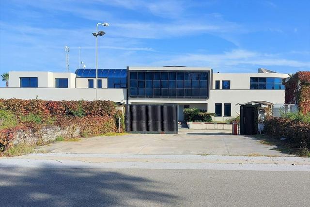 Edifici direzionali in vendita