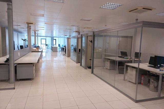 #20780 Fabbricato direzionale con cortile privato in vendita - foto 13