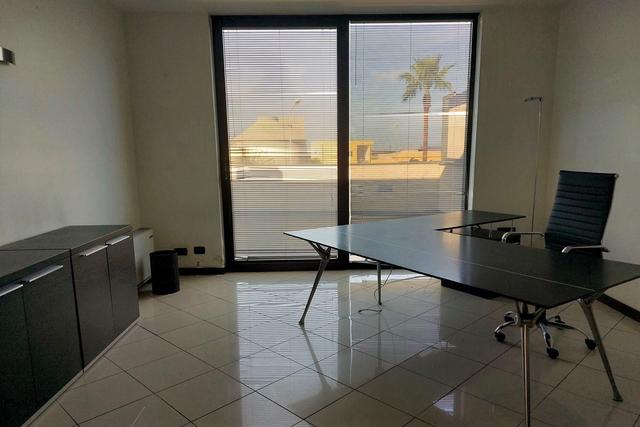 #20780 Fabbricato direzionale con cortile privato in vendita - foto 22