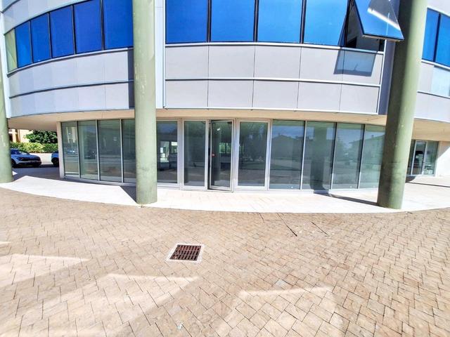 #2536692 Locale commerciale con pertienze in vendita - foto 2