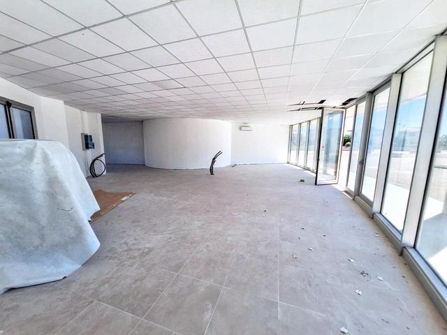 #2536692 Locale commerciale con pertienze in vendita - foto 3