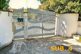 Posti auto in vendita