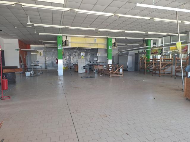 #2537114 Ampio capannone commerciale con abitazione custode in vendita - foto 3