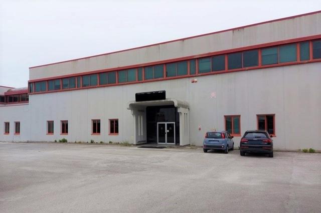 Stabilimenti produttivi in vendita