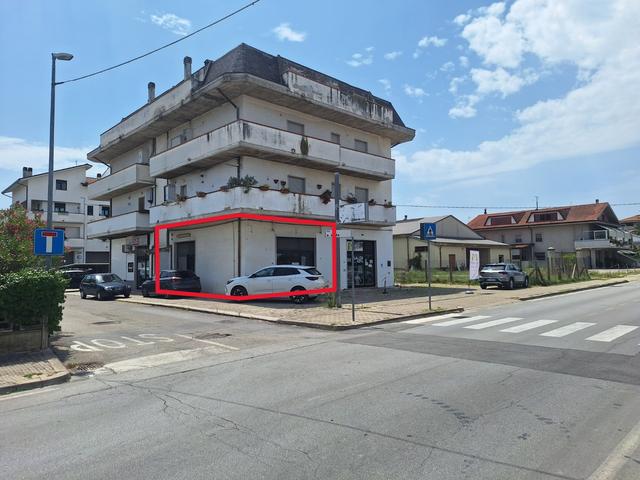 Negozi in vendita