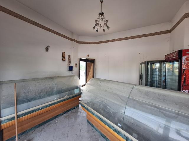 Negozi in vendita