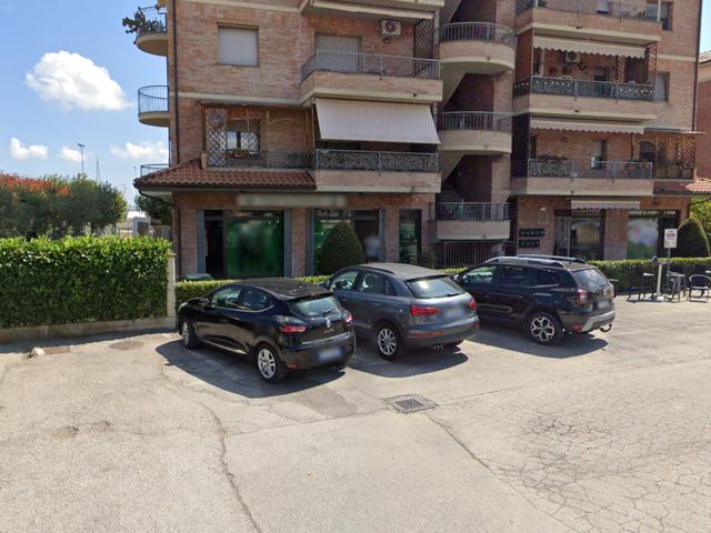 Negozi in vendita