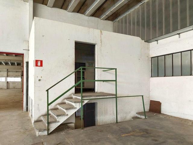 #14682 Capannone industriale con area di pertinenza in vendita - foto 2