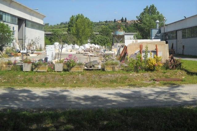 #14786 Capannone con corte esclusiva e stradello in vendita - foto 3