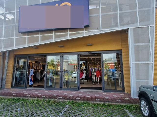 Negozi in vendita