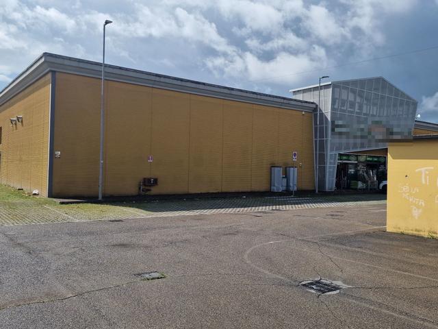 Negozi in vendita