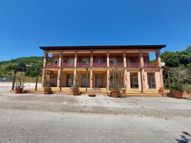 #24334 Immobile a REDDITO - Ristorante con albergo a Colfiorito in vendita - foto 1