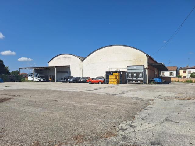 #2537115 Capannone industriale con ampia corte in vendita - foto 2