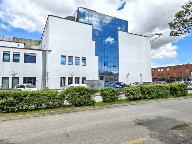 #2517003 Locale commerciale al grezzo con posto auto coperto in vendita - foto 13