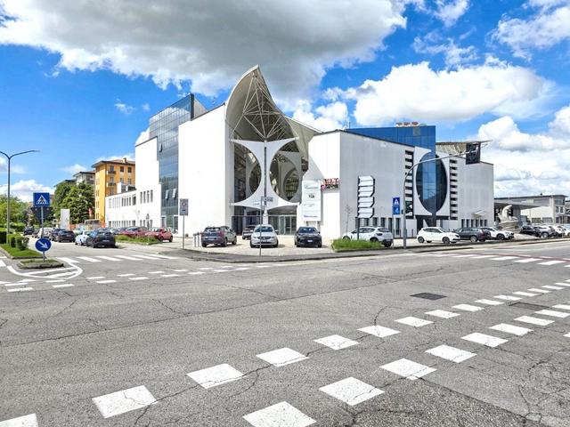 Negozi in vendita