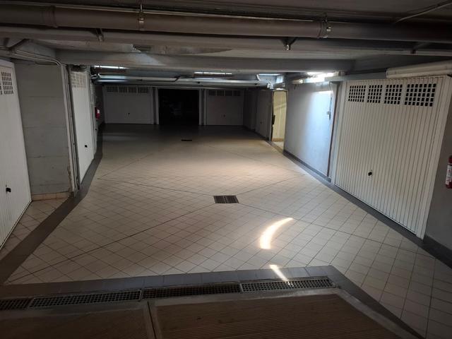 Garage in vendita