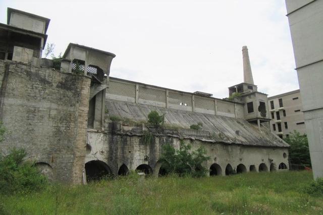 #8189 Area edificabile con ex cementificio in vendita - foto 1