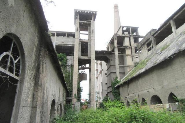 #8189 Area edificabile con ex cementificio in vendita - foto 7