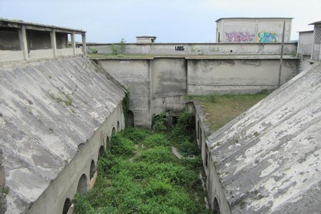 #8189 Area edificabile con ex cementificio in vendita - foto 8