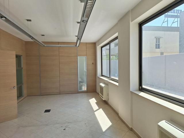 #2536307 AFFITTO - Palazzina uffici indipendente ristrutturata con parcheggio in vendita - foto 2