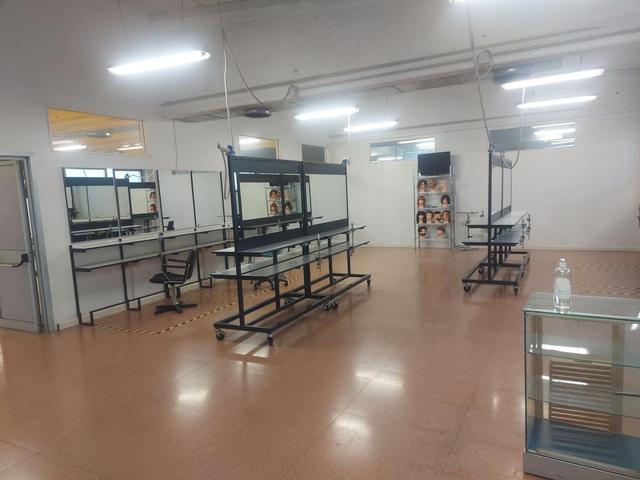 Magazzini in vendita