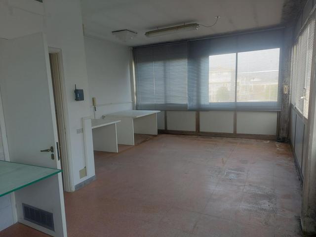 Magazzini in vendita
