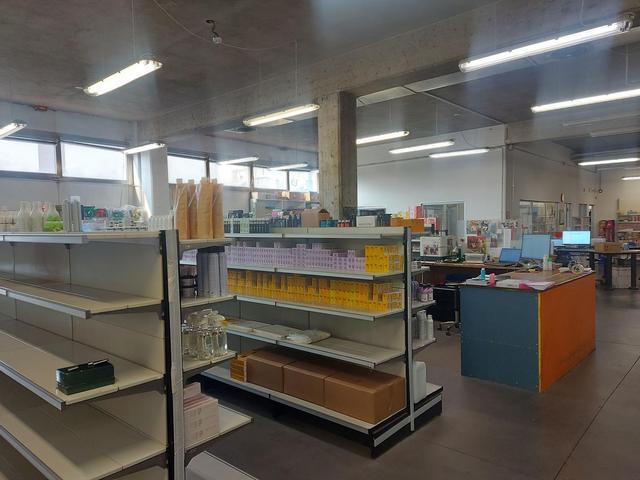 Magazzini in vendita
