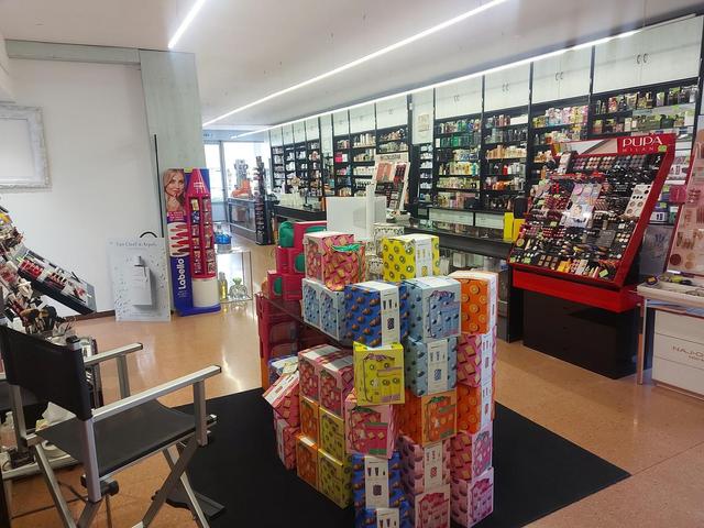Magazzini in vendita