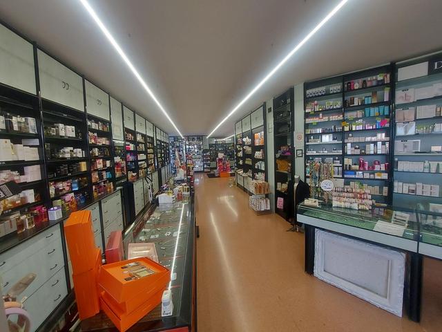 Magazzini in vendita