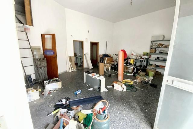 Negozi in vendita
