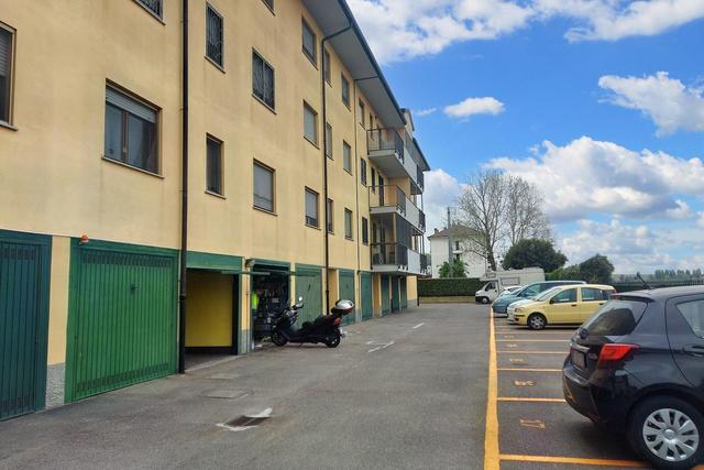 Posti auto in vendita